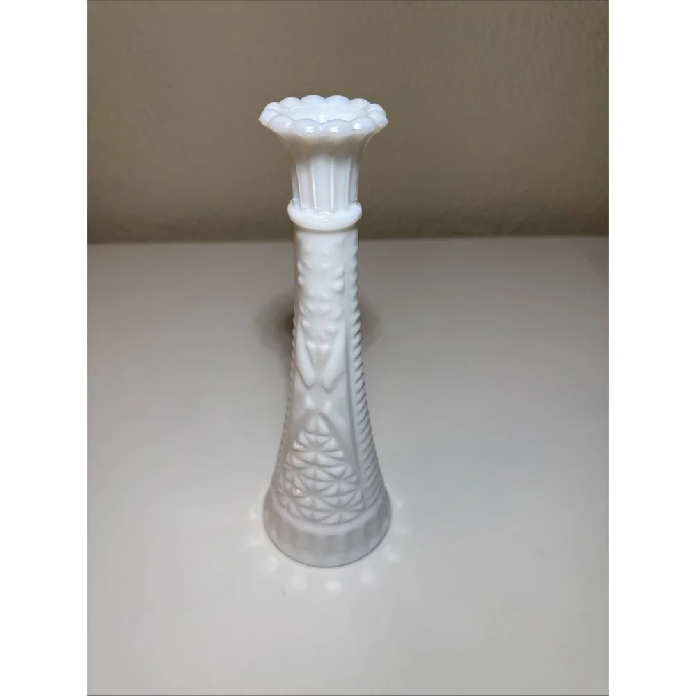 Vintage Milk Glass Bud Vase‎ Tall Scalloped Rim Geometric Pattern Unmarked 9